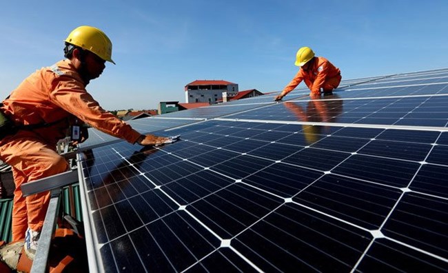 Thủ tướng ra công điện yêu cầu Bộ Công Thương khẩn trương hướng dẫn về công tác đàm phán giá điện đối với các dự án điện gió, điện mặt trời, và thanh tra về cung ứng điện