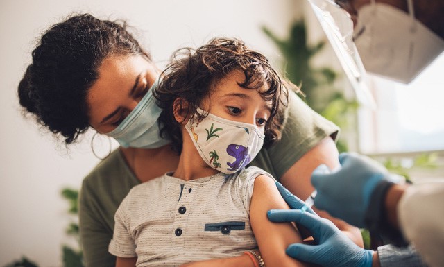 Trẻ em từng mắc Covdi-19 có nên tiêm vaccine không?