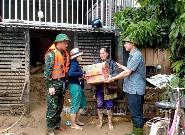 Tỉnh Nghệ An nỗ lực hỗ trợ người dân vùng lũ Kỳ Sơn, không để người dân đói rét