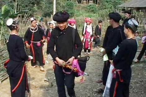 Phong tục cưới hỏi và bộ trang phục truyền thống của người Sán Chí