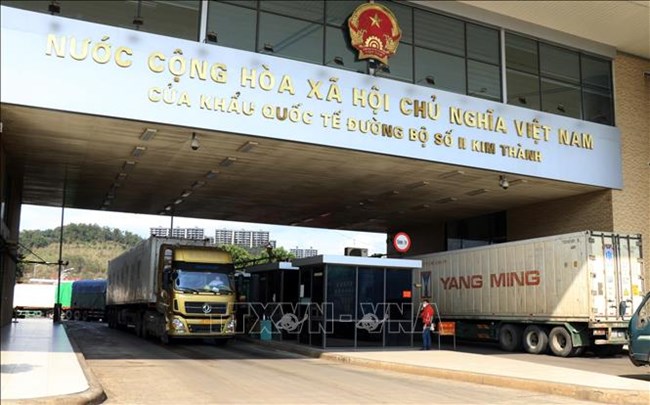 Hoạt động xuất nhập khẩu giữa Việt Nam và Trung Quốc tại một số cửa khẩu trở lại bình thường kể từ hôm nay