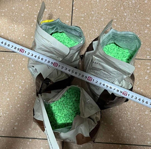 Triệt phá thành công chuyên án vận chuyển hơn 58kg ma túy tổng hợp "núp bóng" kẹo socola theo đường hàng không vào Việt Nam