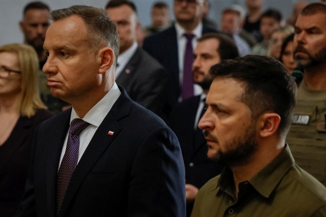 Đằng sau việc Ba Lan tuyên bố ngừng viện trợ quân sự cho Ukraine