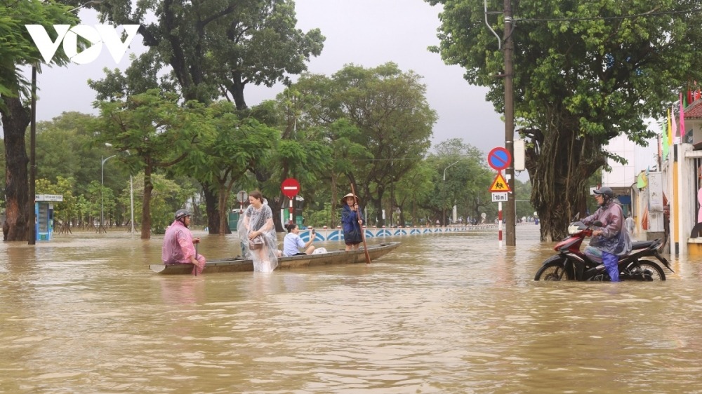 Dự báo thời tiết ngày 4/12: Mưa lớn từ Thừa Thiên Huế đến Khánh Hòa
