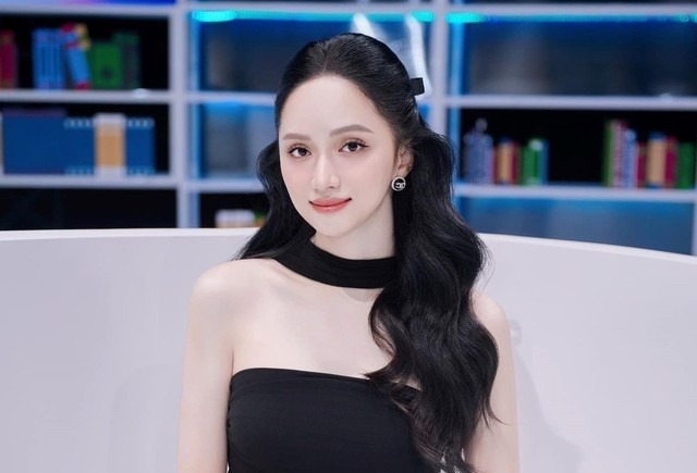 Hoa hậu Hương Giang lên tiếng chuyện "là người nổi tiếng vẫn bán hàng online"