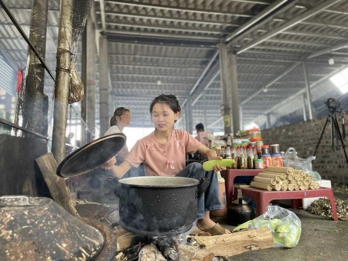 Bị mẹ ruột luôn soi mói trách móc,Làm thế nào để mẹ thấy hài lòng chị em được vui vẻ?