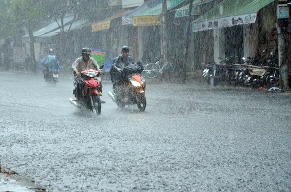 Dự báo thời tiết ngày 25/5: Hà Nội tiếp tục có mưa rào và dông