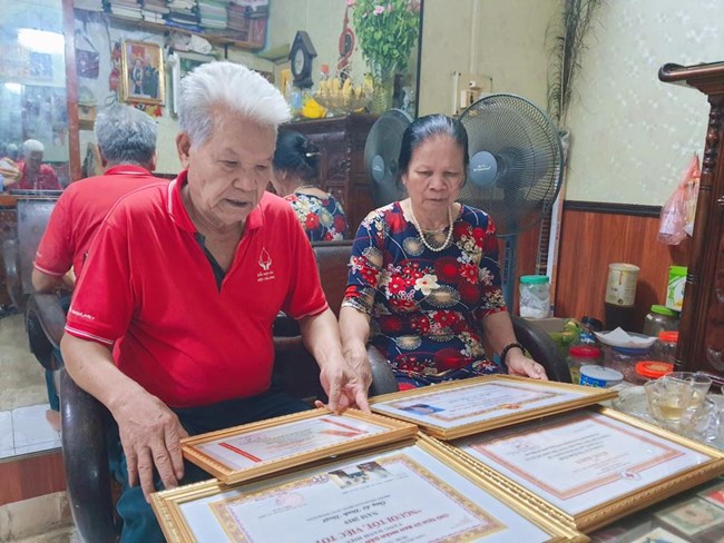 Chủ tịch nước Nguyễn Xuân Phúc biểu dương tấm gương cựu chiến binh 23 năm vận động hiến máu tình nguyện
