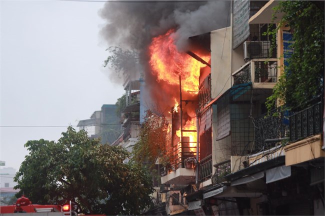 Những mối nguy đối với các căn nhà không lối thoát hiểm khi xảy ra cháy