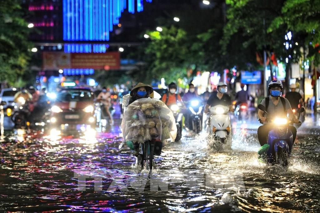 Dự báo thời tiết ngày 7/6: Cả nước có mưa dông, Hà Nội mưa to vào chiều tối