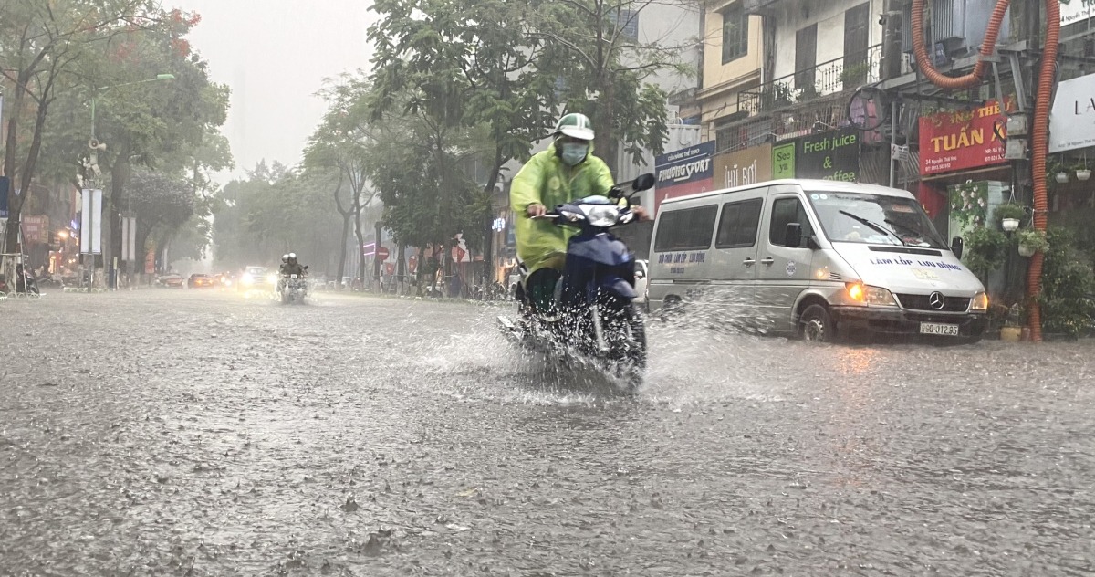 Dự báo thời tiết ngày 11/8: Bắc Bộ và Thanh Hóa có mưa, mưa vừa và dông
