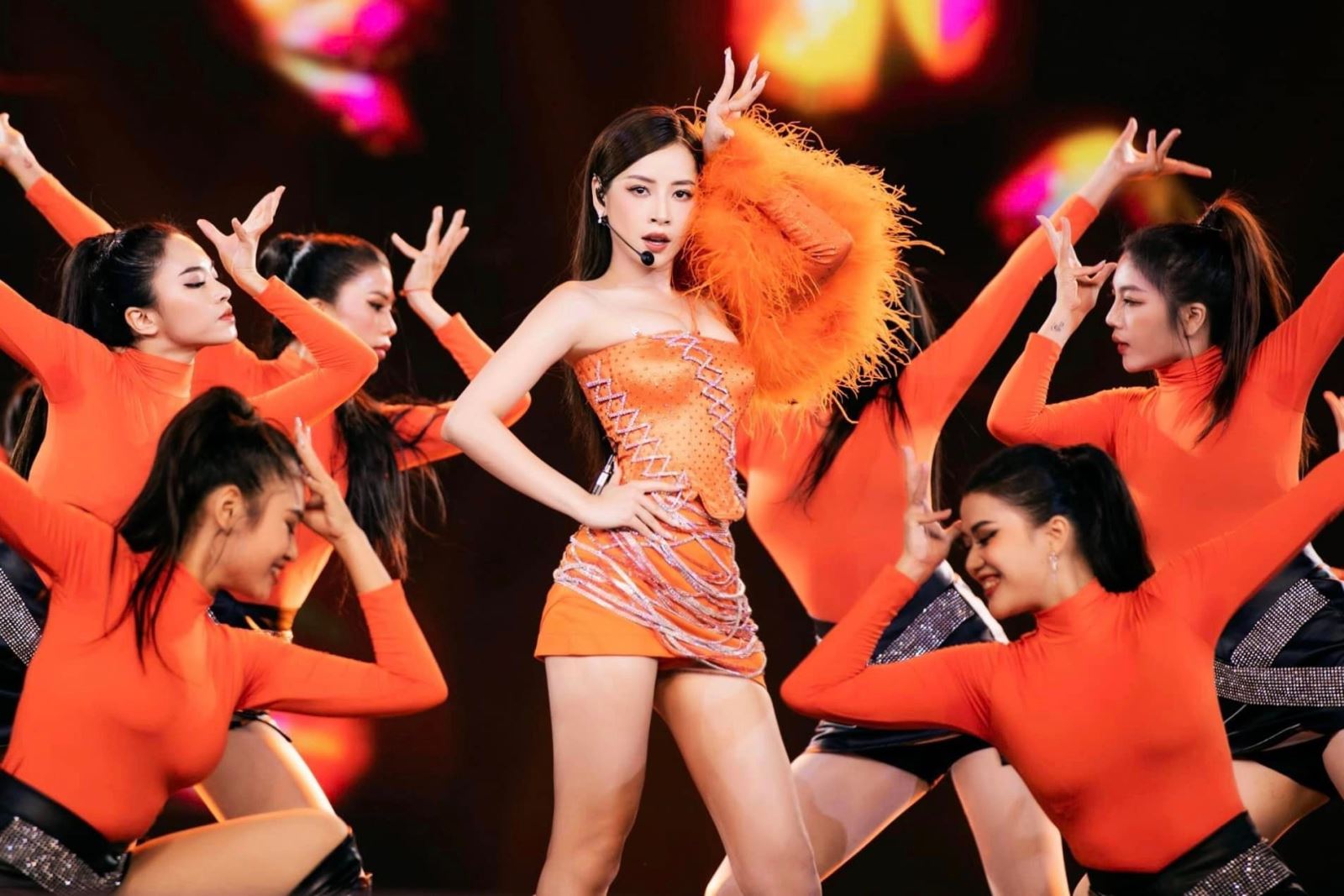 Chi Pu khoe visual ấn tượng, trình diễn bùng nổ trong đêm chung kết Hoa hậu Hòa bình Việt Nam 2023