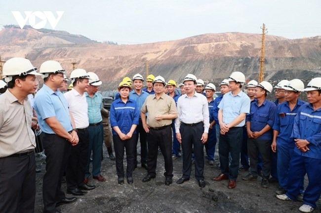 Thủ tướng Phạm Minh Chính tới Quảng Ninh kiểm tra các đơn vị cung ứng điện và công tác khai thác, cung cấp than cho sản xuất điện