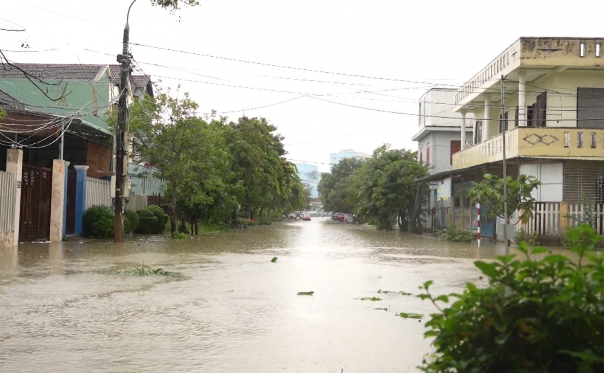 Dự báo thời tiết ngày 16/10: Đà Nẵng, Quảng Nam, Quảng Ngãi tiếp tục có mưa rất to