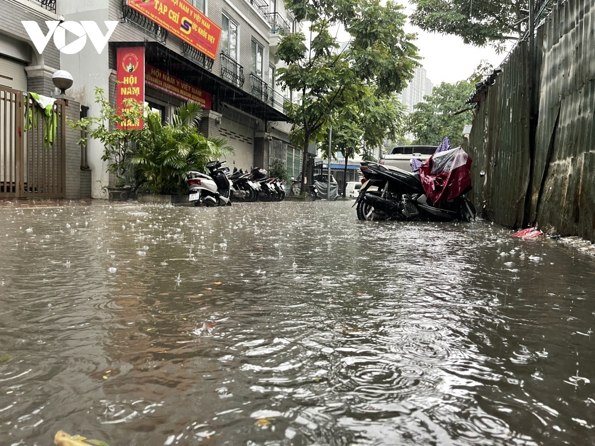 Dự báo thời tiết ngày 30/9: Hà Nội mưa rào và dông, có nơi mưa to