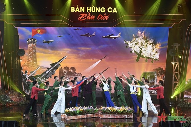 Chương trình nghệ thuật "Bản hùng ca bầu trời" nhân kỷ niệm 50 năm Chiến thắng Hà Nội – Điện Biên Phủ trên không