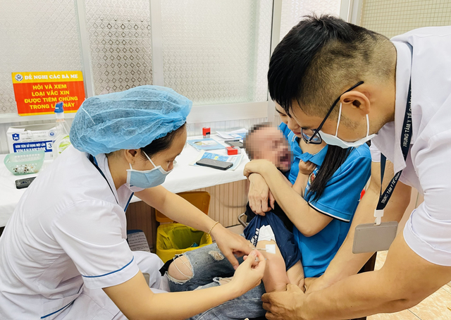 Vaccine phòng bệnh tay chân miệng đầu tiên ở nước ta đã hoàn tất thử nghiệm giai đoạn 3, đạt kết quả rất cao và đang chờ được cấp phép