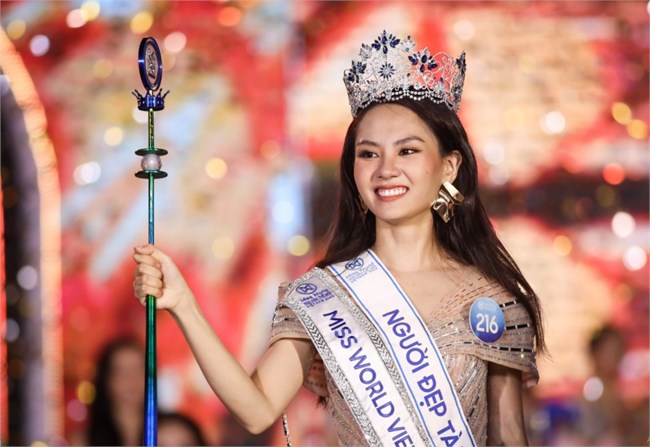 Người đẹp Huỳnh Nguyễn Mai Phương đăng quang Hoa hậu Thế giới Việt Nam năm nay