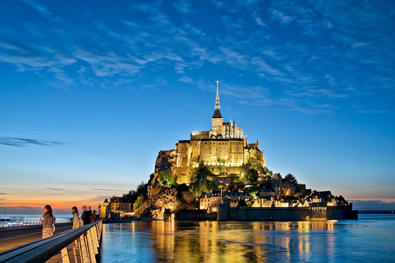 Tu viện Mont Saint Michel - Tu viện 1 nghìn năm tuổi giữa lòng Đại Tây Dương