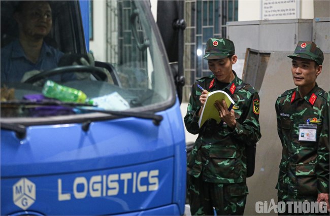 Các kiểm định viên quân sự sẽ tham gia hỗ trợ các Trung tâm kiểm định xe cơ giới tại Hà Nội và Thành phố Hồ Chí Minh từ ngày mai 20/3