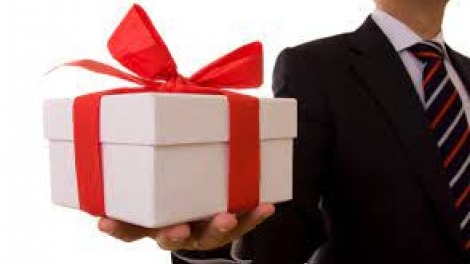 Nhận quà cảm ơn có phải là hành vi nhận hối lộ?