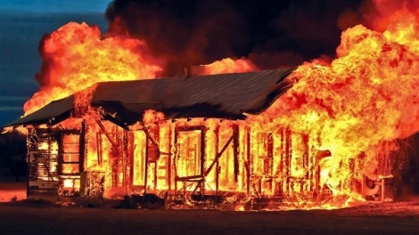 Phóng hỏa đốt nhà phải trả giá như thế nào?