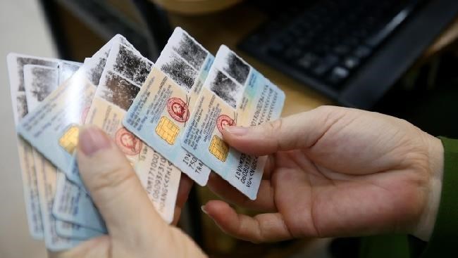 Triển khai thí điểm dịch vụ rút tiền bằng thẻ căn cước công dân gắn chip