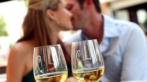 Rượu có giúp “chuyện ấy” thăng hoa?