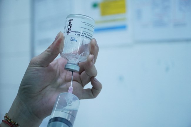  6 lọ thuốc hiếm được Tổ chức y tế thế giới viện trợ khẩn cấp đã về đến Việt Nam để cứu chữa 3 bệnh nhân bị ngộ độc botulinum
